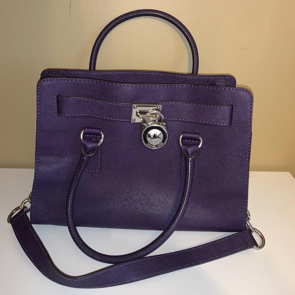 Micheal Kors handbag with two strap options